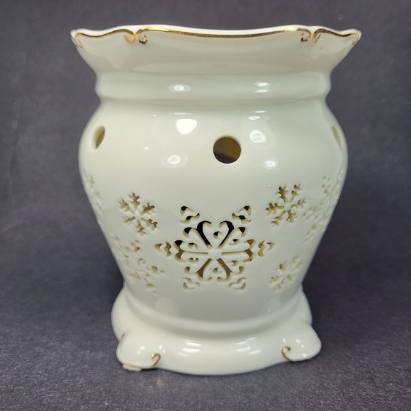 Yankee Candle Snowflake Wax WARMER Cream Cut Outs Gold Trim 5" Tealight - Picture 15 of 15